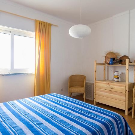 Maresia - Beachfront Peniche Apartment Buitenkant foto
