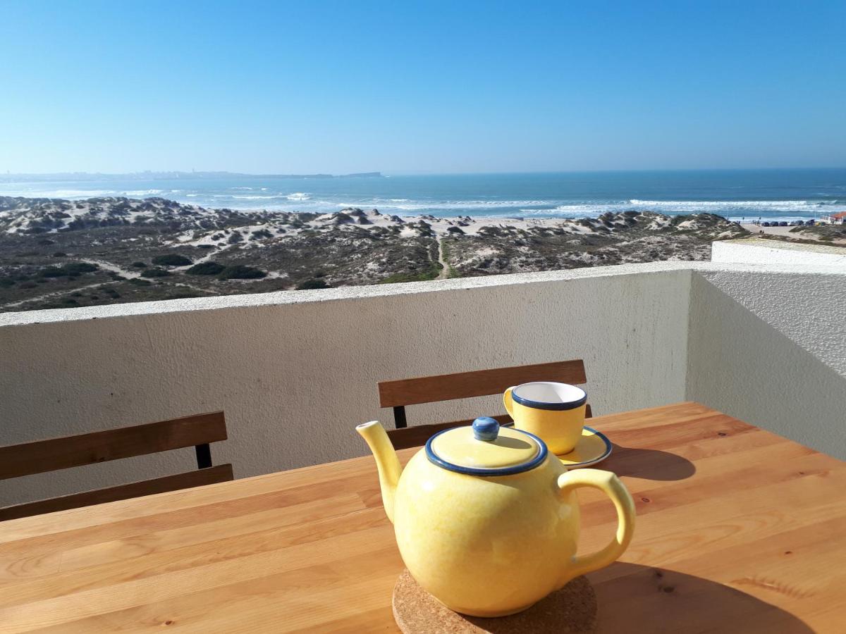 Maresia - Beachfront Peniche Apartment Buitenkant foto